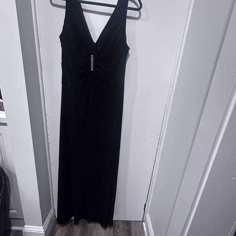 Betsy & Adam Linda Bernell Black V-Neck Rhinestone Formal Gown 14W